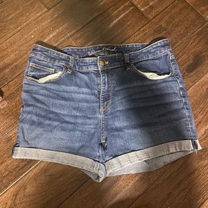 Universal Thread Jean Shorts